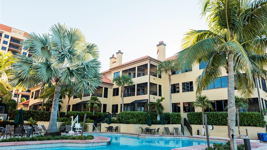 sfl-mi-en23-pool-002-880x495.jpg