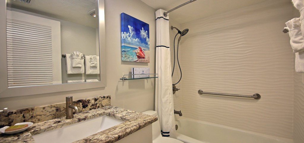 PH-18-Second-Bath-1646x778.jpg