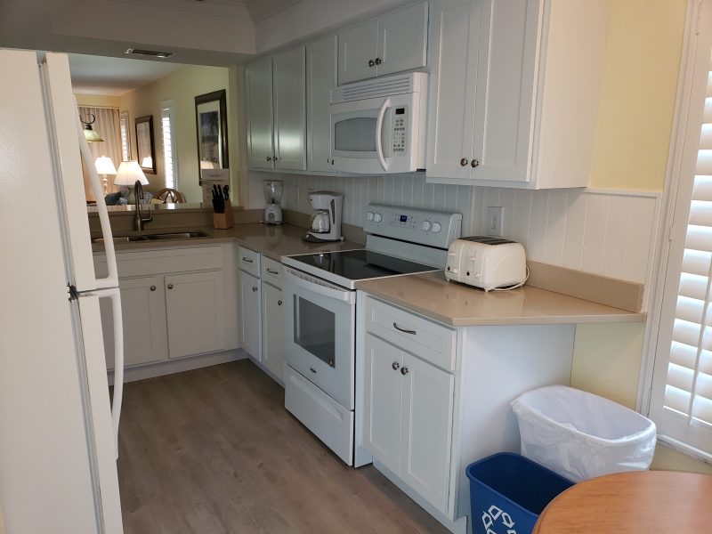 Kitchen2.jpg