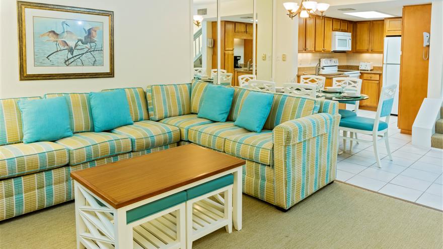 sfl-si-tbc15-2bdrm-liv-002-880x495.jpg