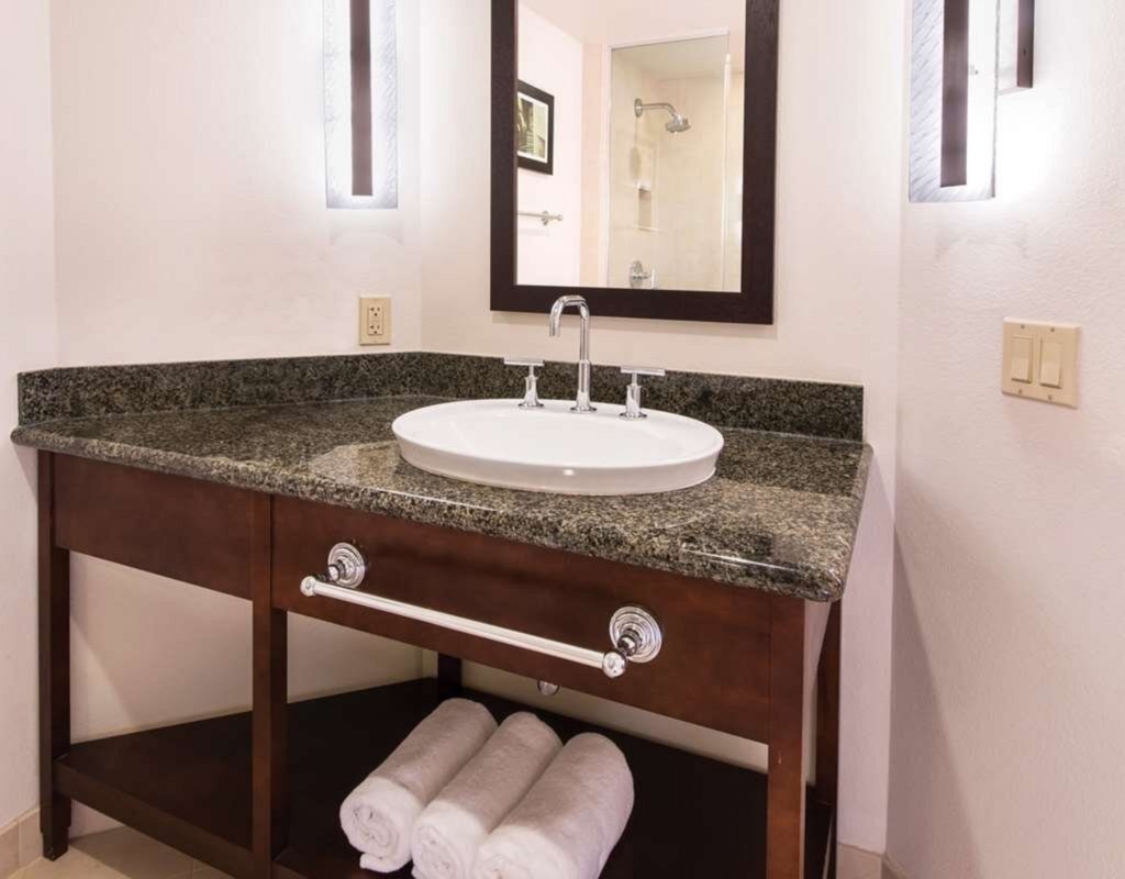 Kohala Suites by Hilton Grand Vacations Club_21.jpg