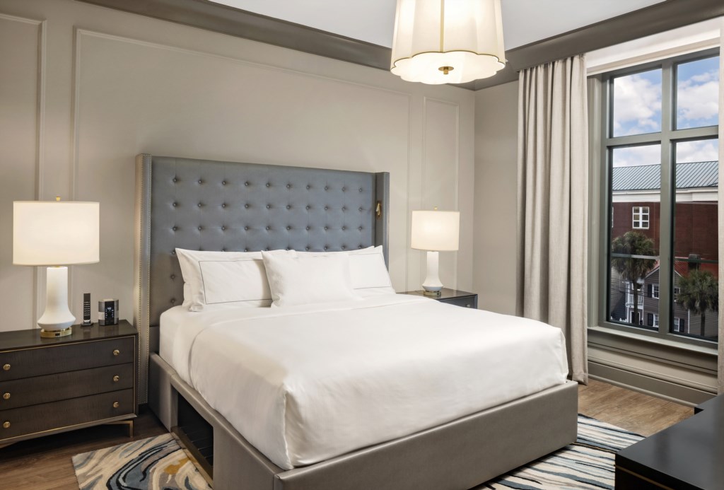 chslp-hi-res-suite-1-bedroom-plus-and-deluxe-w-balcony-master-exterior.jpg