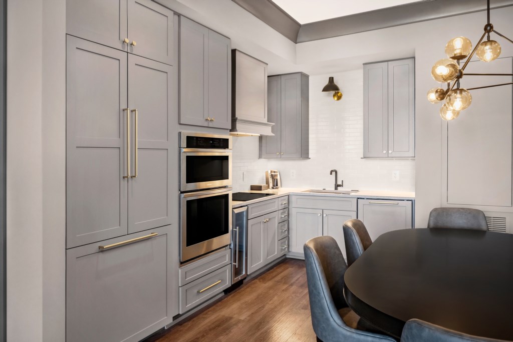 chslp-hi-res-suite-2-bedroom-deluxe-kitchen.jpg
