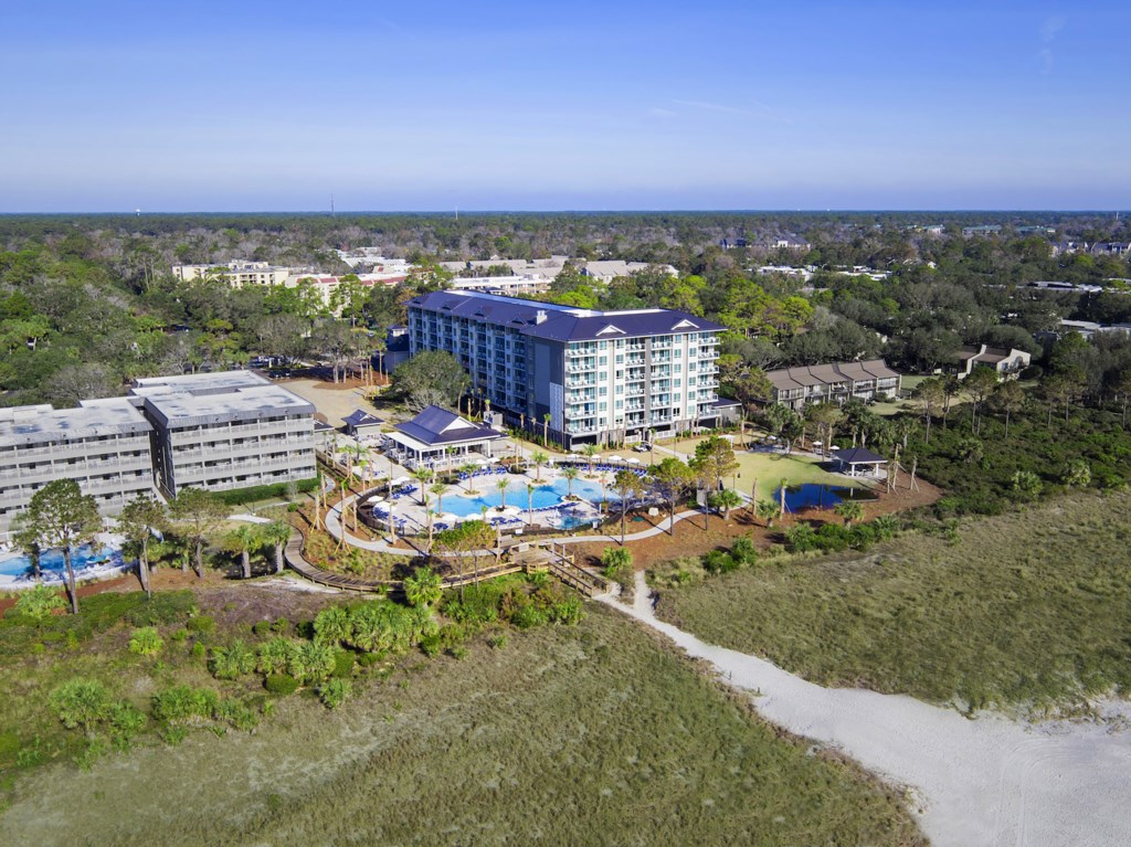 hhhgv-hi-res-resort-to-beach-view.jpg