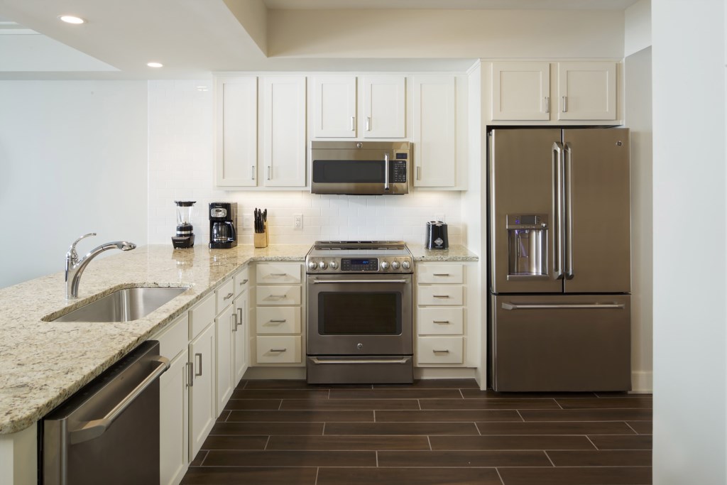 hhhgv-hi-res-oceanfront-kitchen.jpg