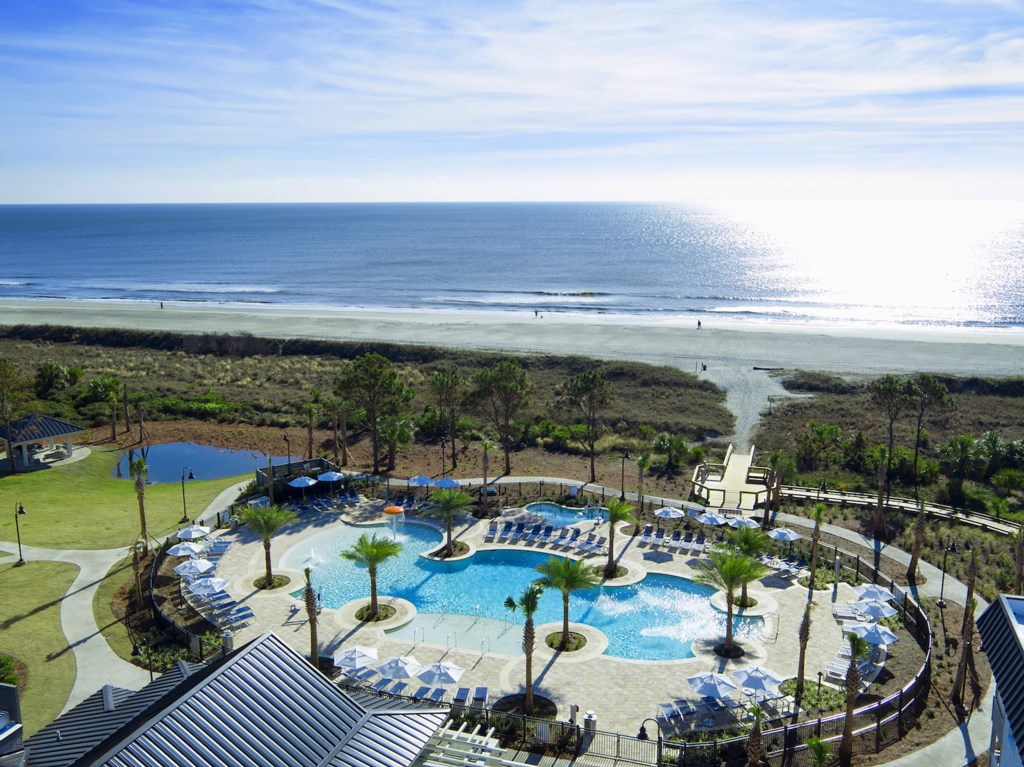 hhhgv-hi-res-resort-exterior-towards-beach.jpg
