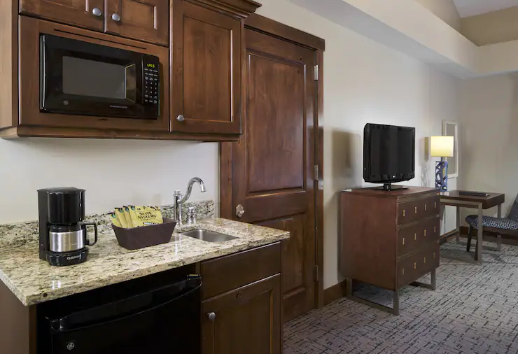 slcse-hi-res-studio-q1rrs-kitchenette