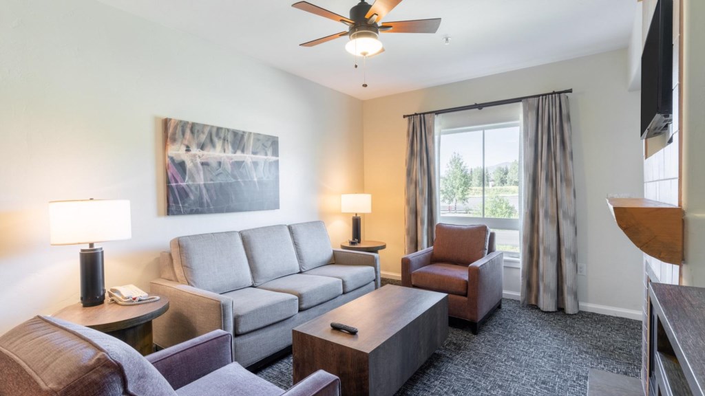 3Wyndham_Livingarea-001