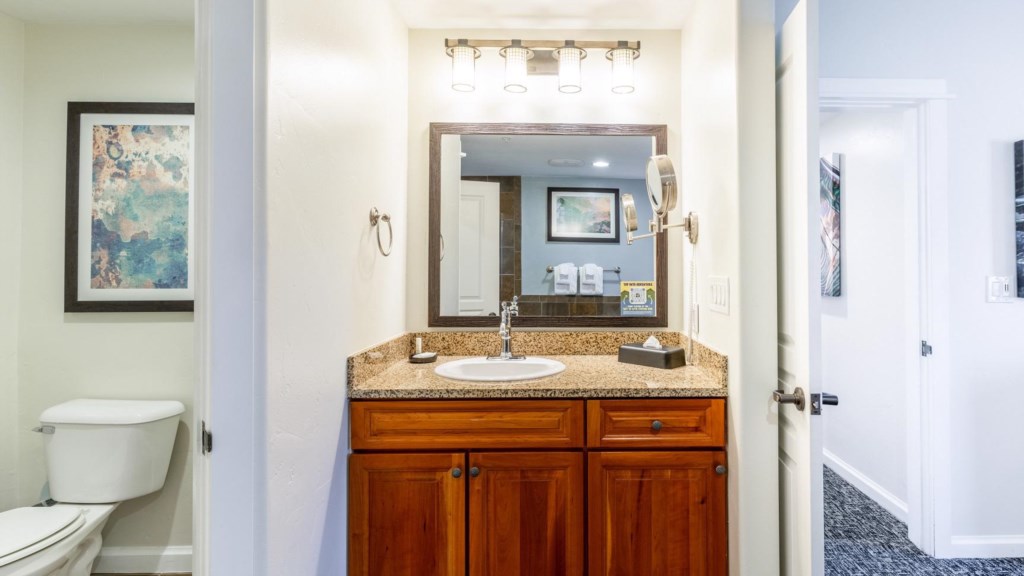 6Wyndham_1bathroom-003