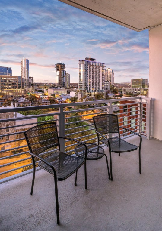 14 austin_2_bdrm_std_deck__s.jpg