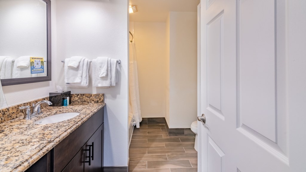 14WyndhamatBranson_Suite310B-051