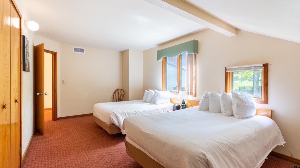 WyndhamResorts_10bedroom-026