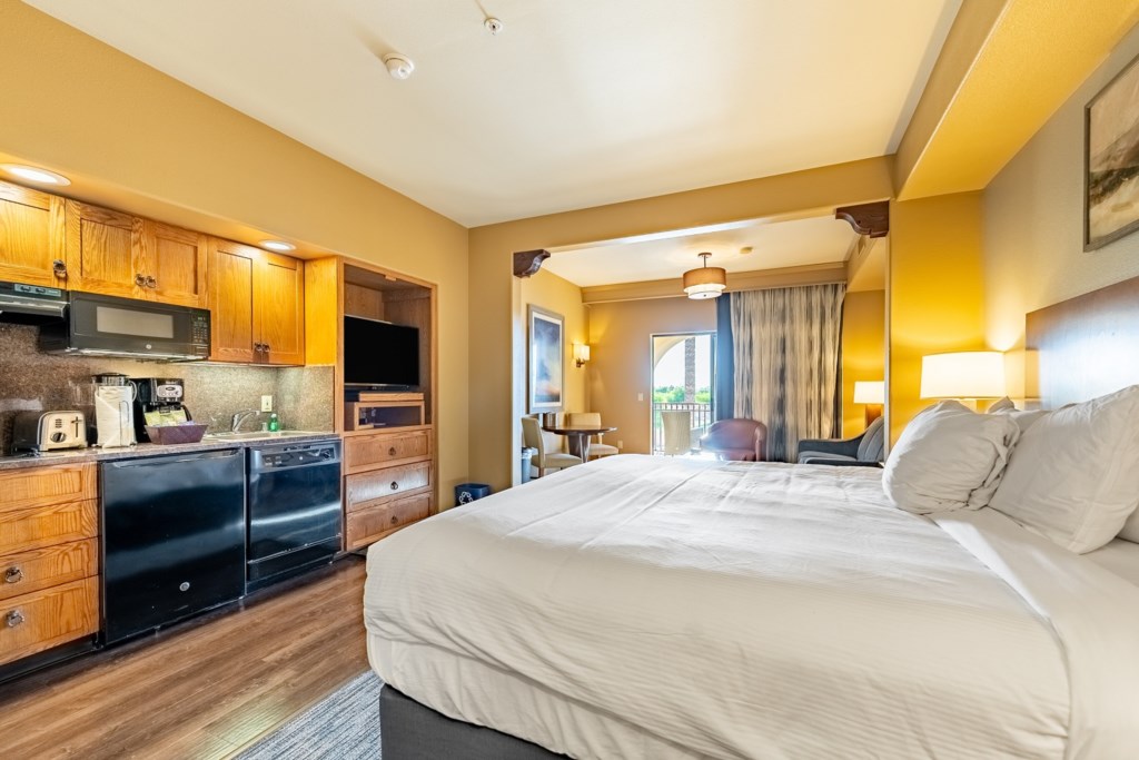 13_TheLegacyGolfResort_Room-017