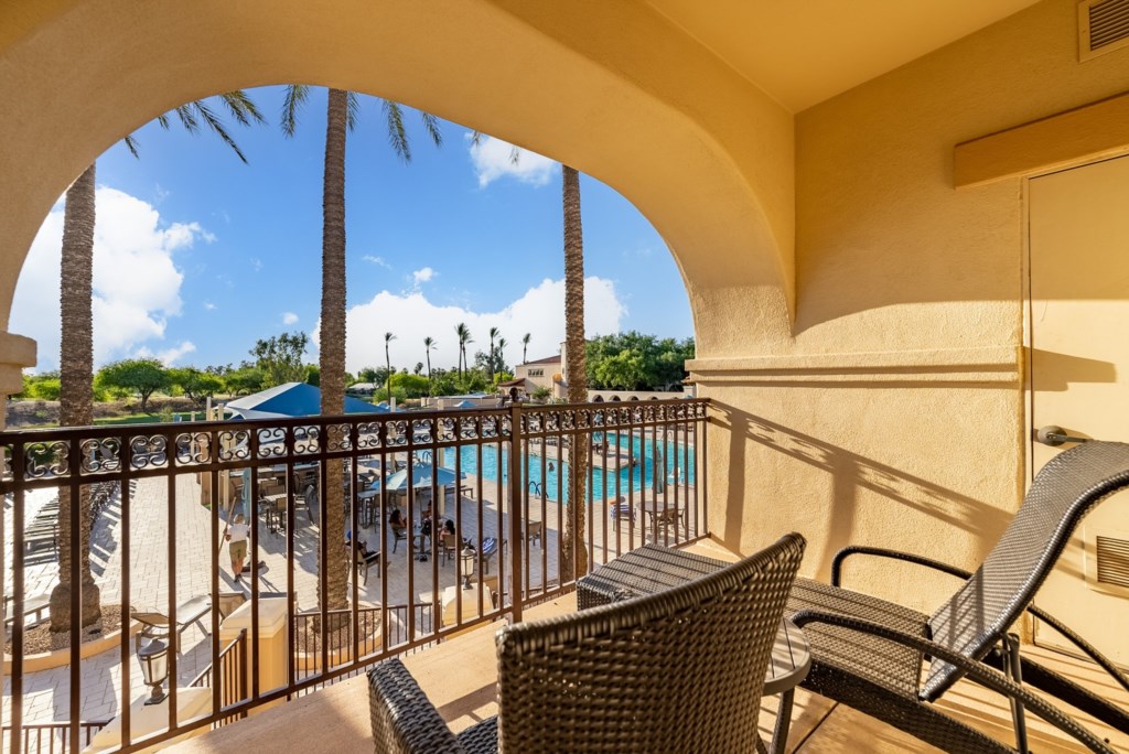 25_TheLegacyGolfResort_Balcony-001