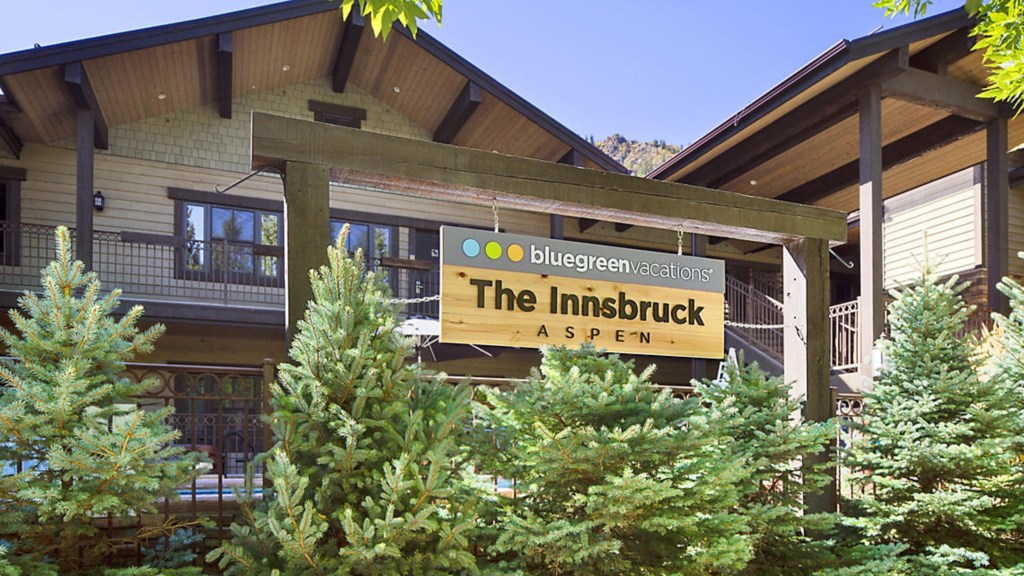 the-innsbruck-aspen-exterior-front-signage