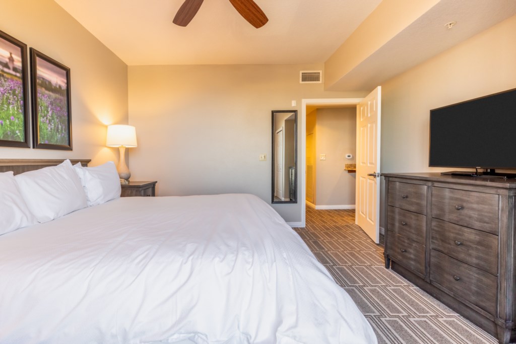 12 Club Wyndham Grand Desert 1 bedroom - bedroom (4).jpg