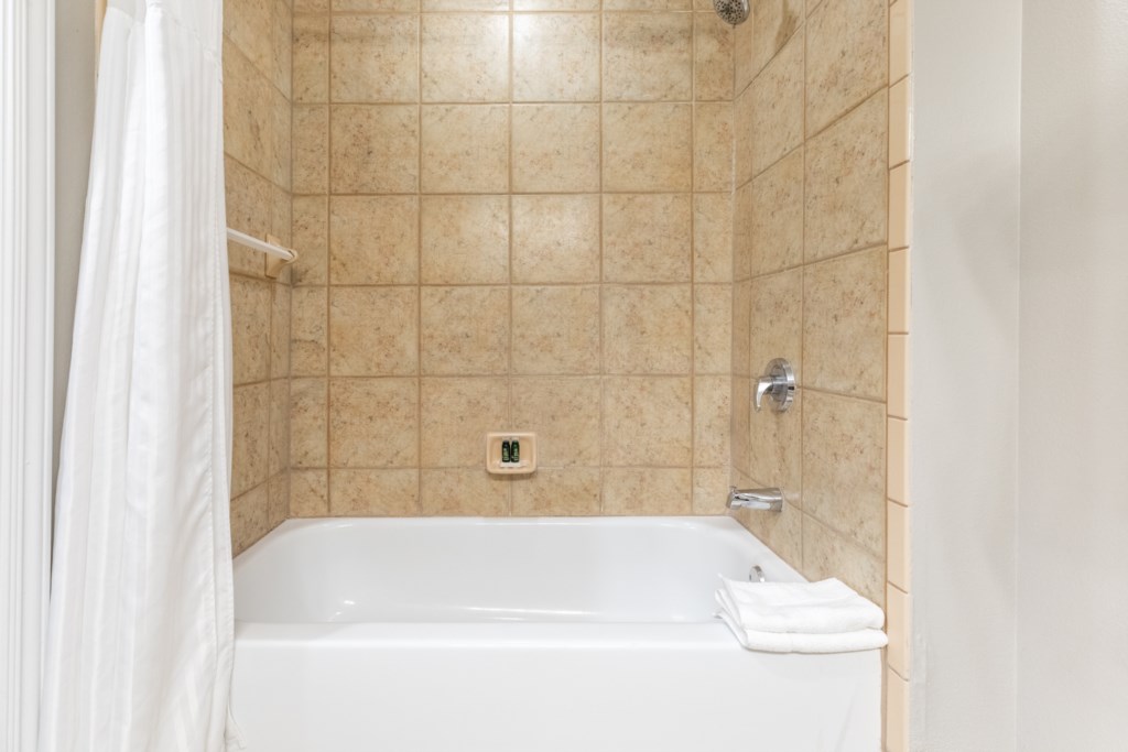 15 Club Wyndham Grand Desert 1 bedroom - bathroom (4).jpg