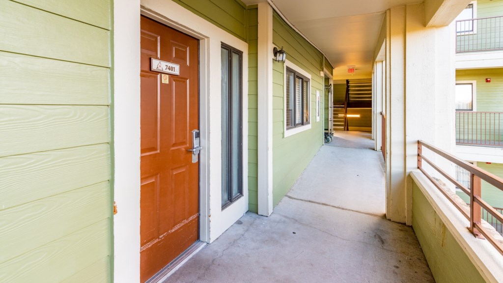 15BGLaurelCrest™-Hotel_1bedroom-013