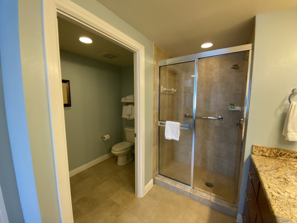 17nationalharbor2bedroom-masterbathroom(5)
