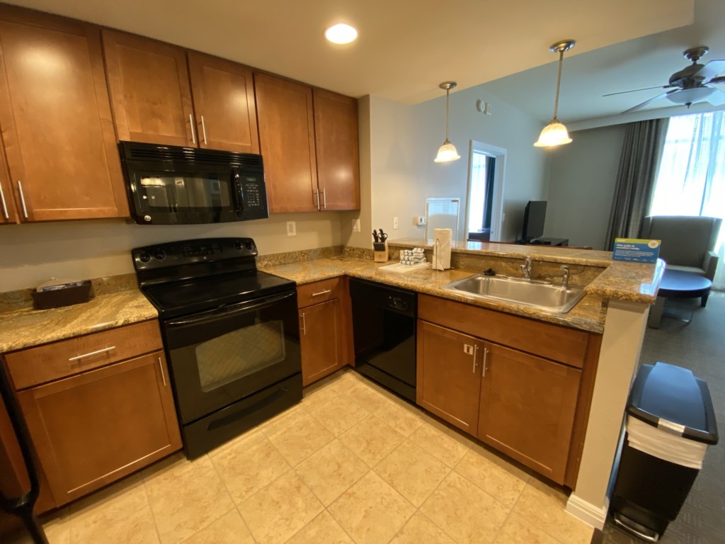 9nationalharbor2bedroom-kitchen(3)
