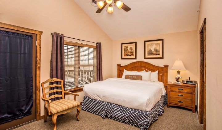 bedroom_1BR_BA_lodges_at_great_smoky_mountains-720x420