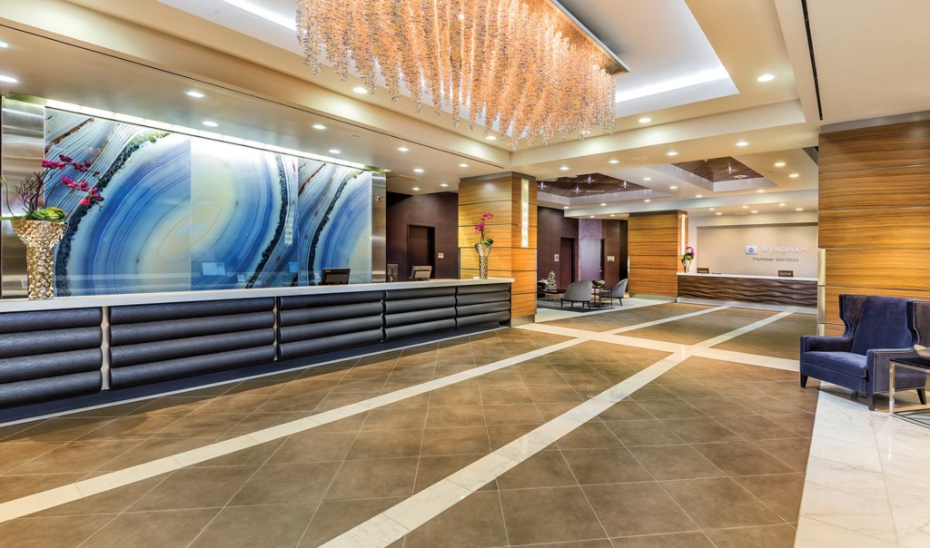 2 desert_blue_lobby_s.jpg