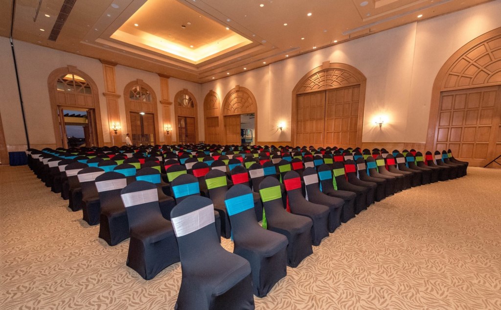 23_grand-meeting-room--v12782626.jpg