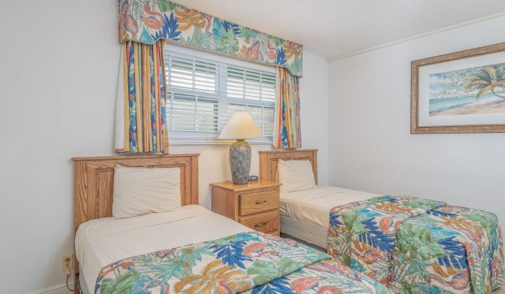 twin_bedroom_2BR_turtle_reef_club-720x420.jpg