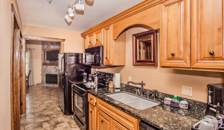 kitchen2_1BR_BA_lodges_at_great_smoky_mountains-720x420