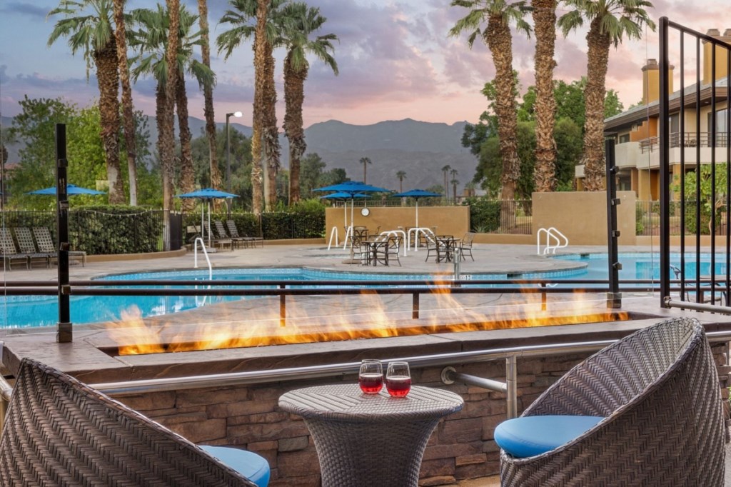 Marriott's Desert Springs Villas_24_clubhouse-fire-pit.jpg