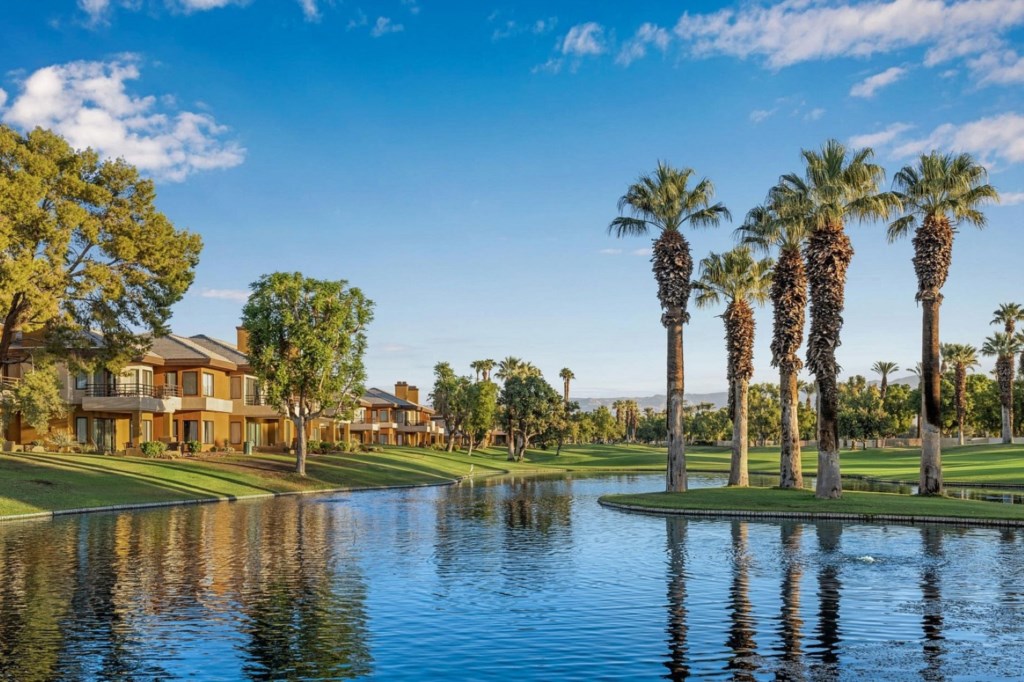 Marriott's Desert Springs Villas_42_resort-grounds.jpg