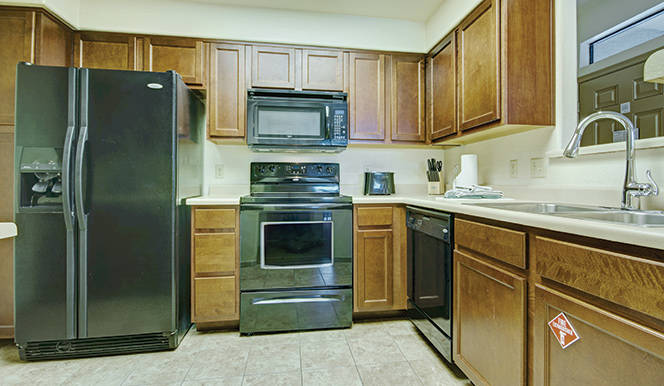 wbw-phoenix-one-bedroom-kitchen-664x386_enhanced