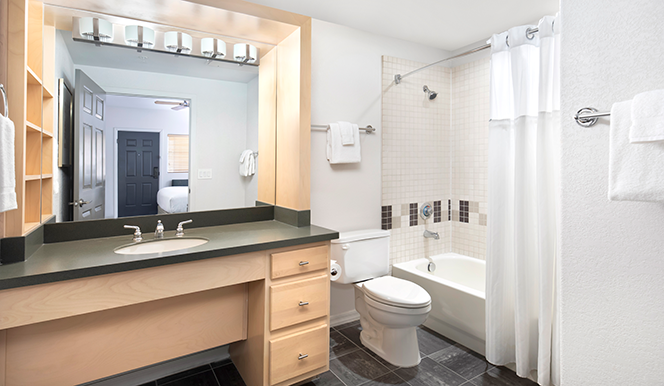 wbw-scottsdale-studio-bathroom-2-664x386_enhanced