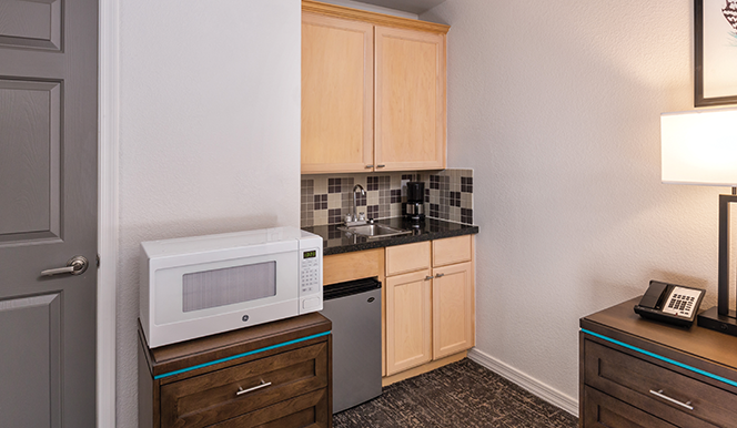 wbw-scottsdale-studio-kitchenette-664x386_enhanced