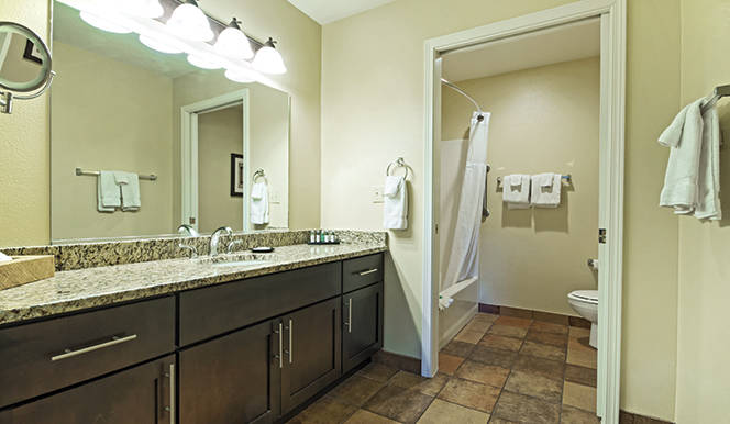 pinetop-two-bedroom-bathroom-664x386_enhanced