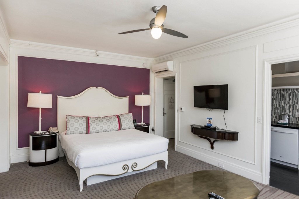 Wyndham (WorldMark) Inn at the Park_10_king-studio.jpg