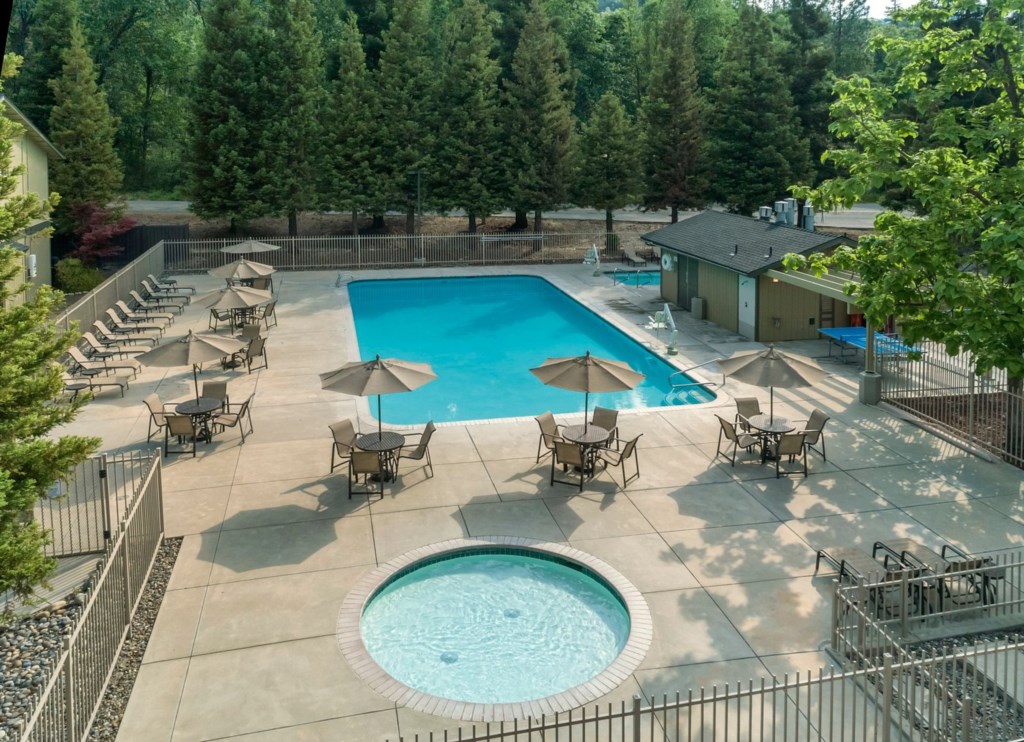 Worldmark Bass Lake_3.jpg
