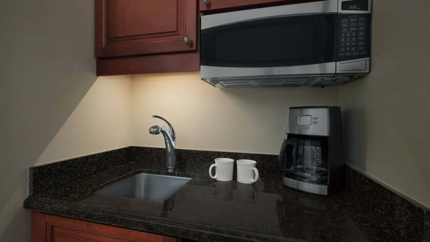 phfvi-guestroom-0056-hor-wide.jpg
