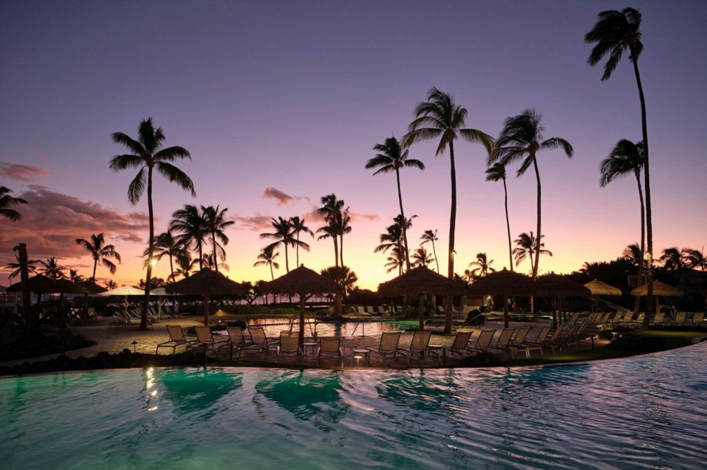 Marriotts Waikoloa Ocean Club_37_pools-at-sunset.jpg