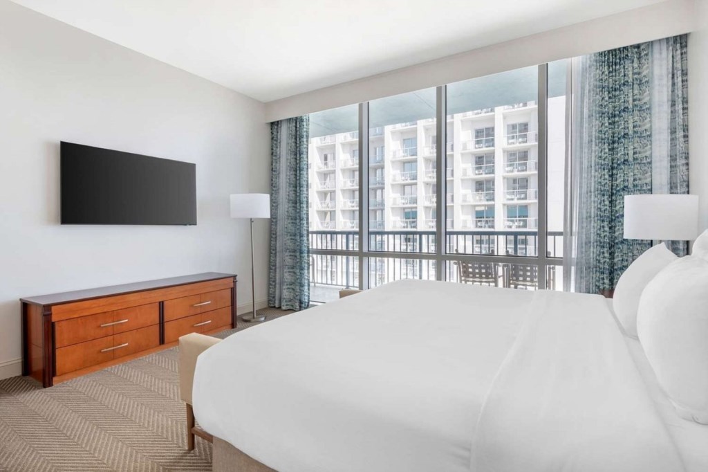 Hilton Vacation Club Daytona Beach Regency_11.jpg