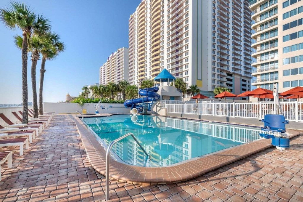 Hilton Vacation Club Daytona Beach Regency_14.jpg