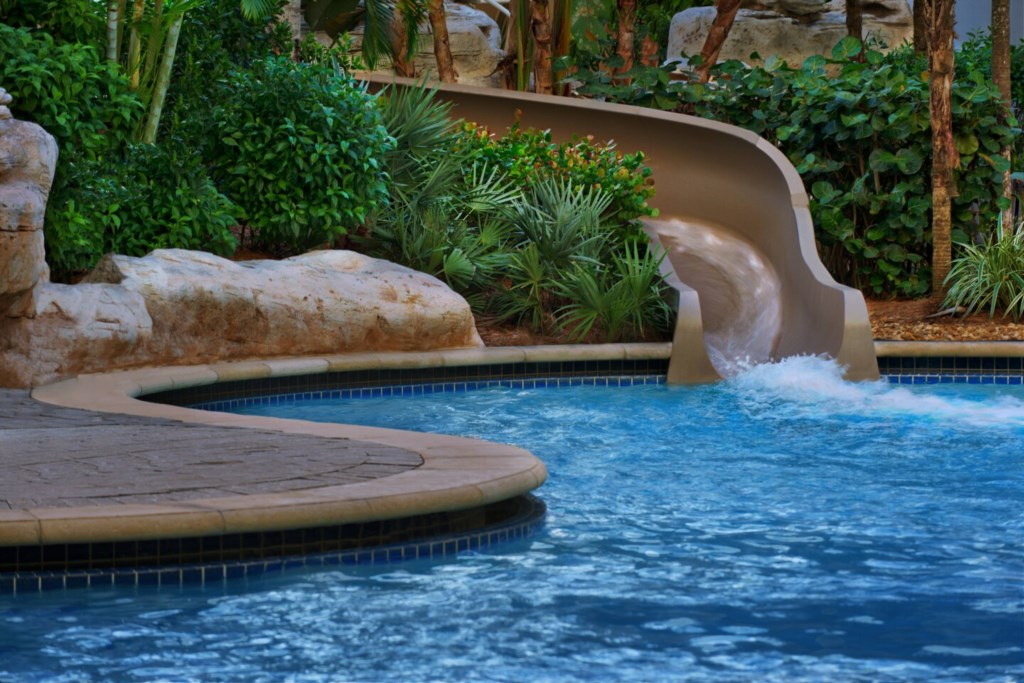mrkml-pool-0050-hor-clsc.jpg