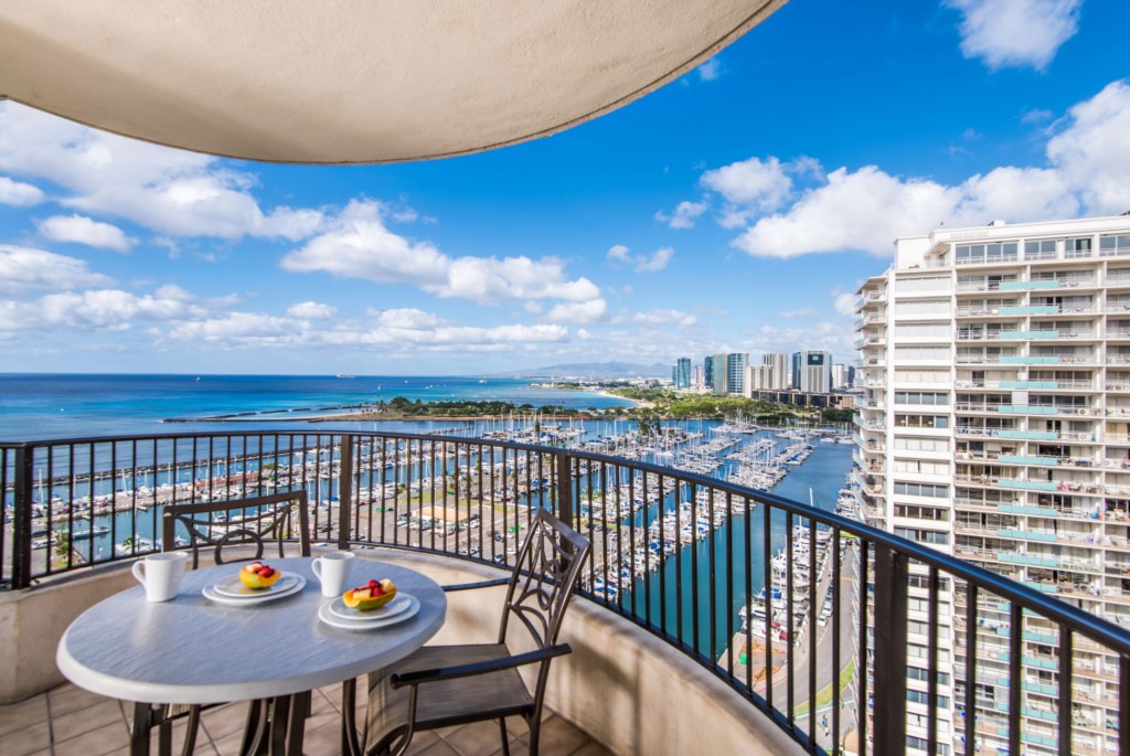 hnlhw-lg-hi-res-suite-balcony-ocean-view.jpg