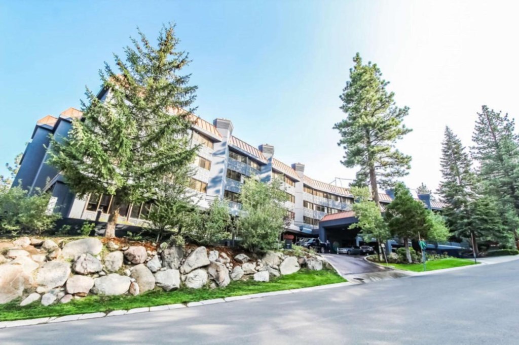 DiamondResortsTahoeSeasonsResort_40