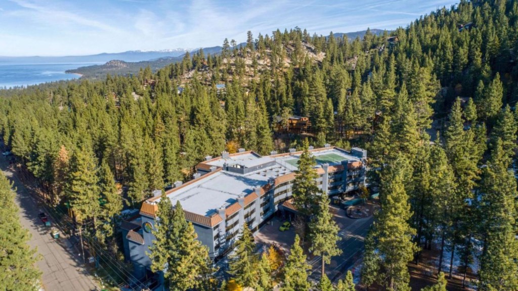 DiamondResortsTahoeSeasonsResort_41