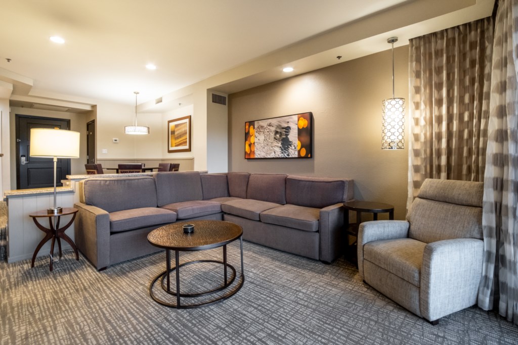 Marriott's Desert Springs Villas_7_Living area.jpg