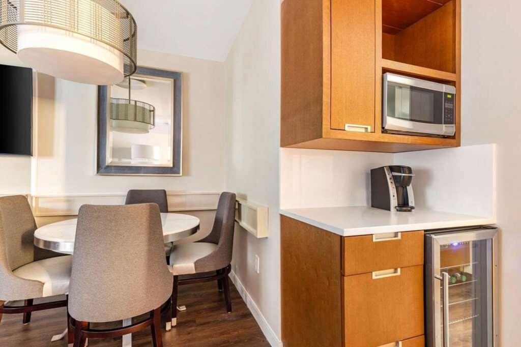 TheDistrictbyHiltonClub_7