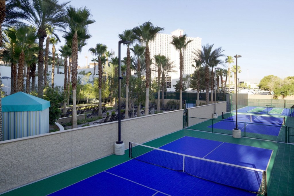 TheBoulevard,aHiltonGrandVacationsClub_20_pickleball-court