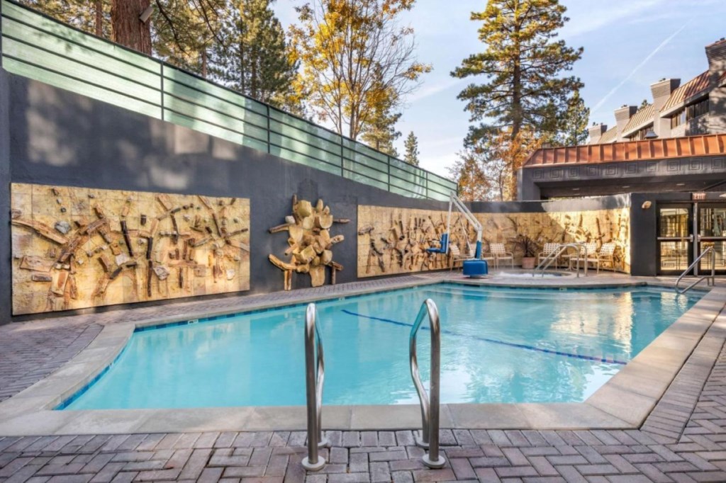 DiamondResortsTahoeSeasonsResort_1