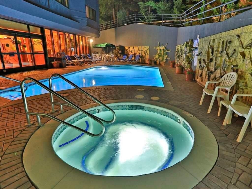 DiamondResortsTahoeSeasonsResort_2